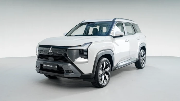 Fitur Mitsubishi Destinator yang Membantu Pengemudi Saat Musim Hujan